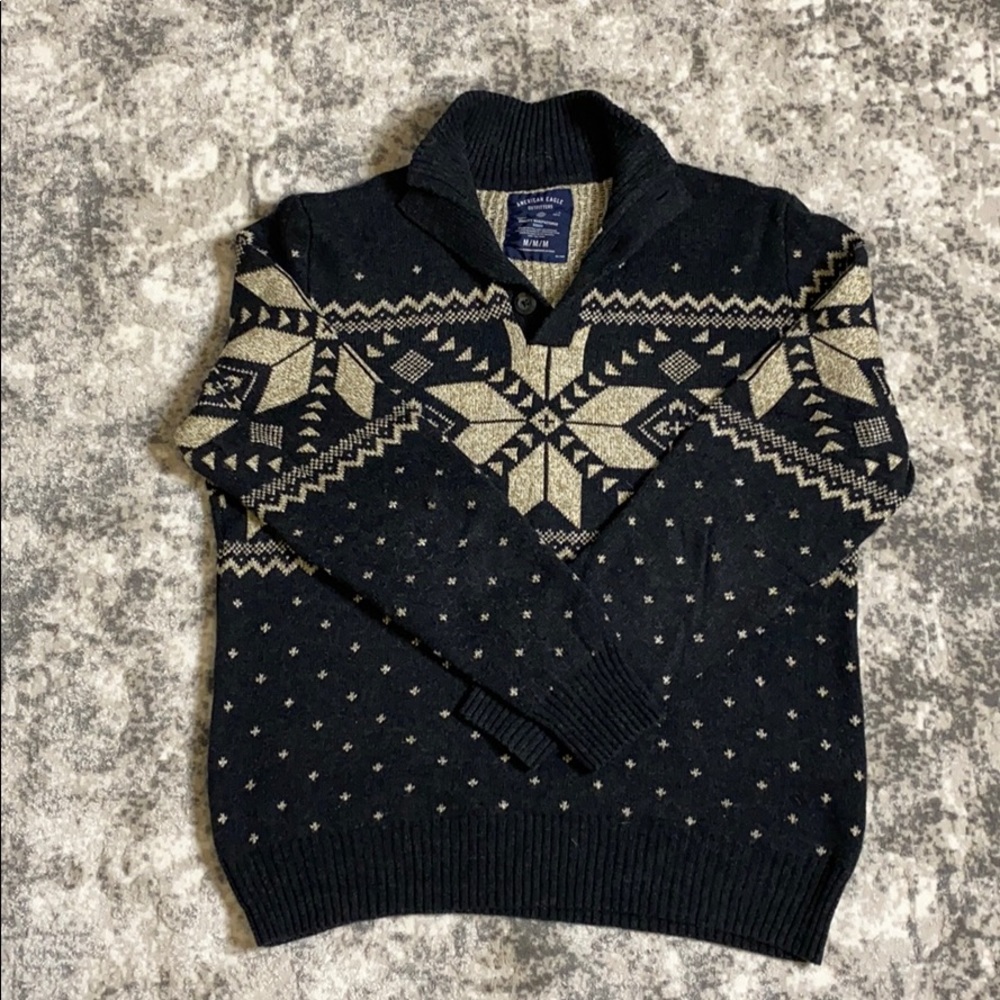 American Eagle Outfitters Dark Grey and Cream Crewneck Sweater